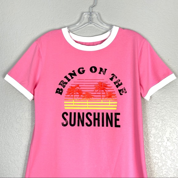 BRING ON THE SUNSHINE Hot Pink Hip Graphic Tee NEW - Picture 3 of 6